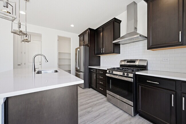 Building Photo - $2,840.95- 3-bed, 2.5 bath home in Aurora
