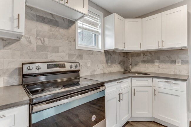 Building Photo - 304 E Ontario-