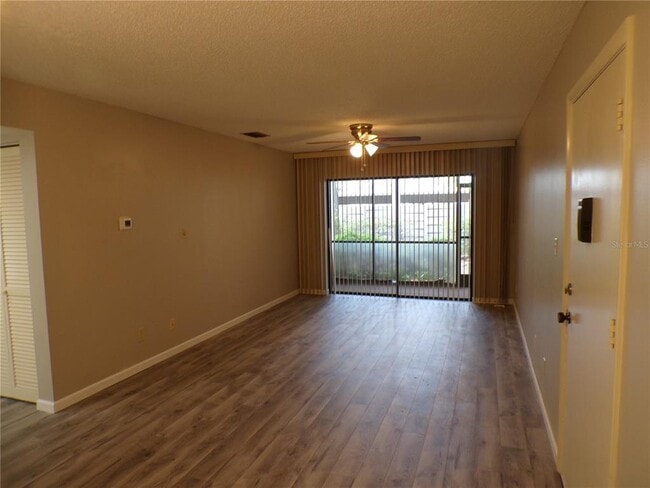 Building Photo - 622 Bird Bay Dr S