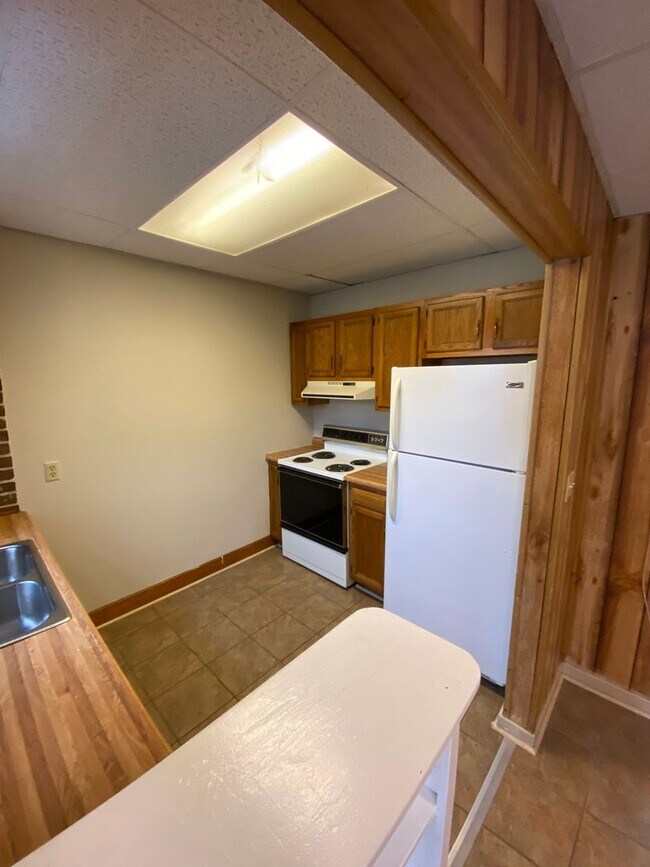 Building Photo - 705 E Montgomery St