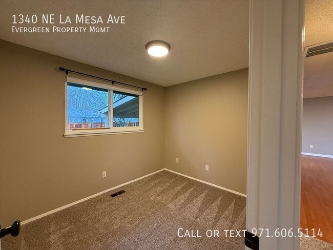 Building Photo - 1340 NE La Mesa Ave