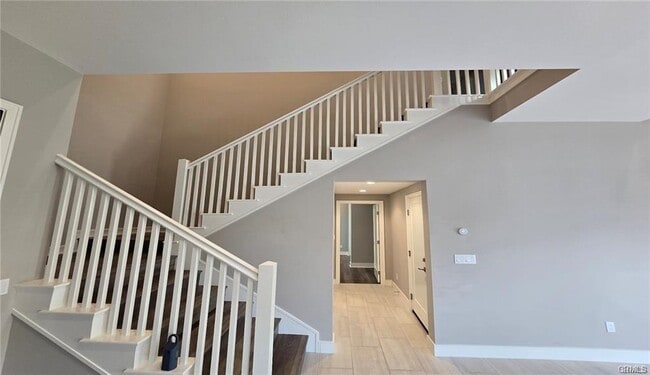 Building Photo - 145 Winnett