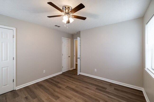 Building Photo - 110 Upland Ct