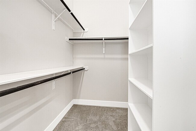 Building Photo - 72 N Hutcheson St