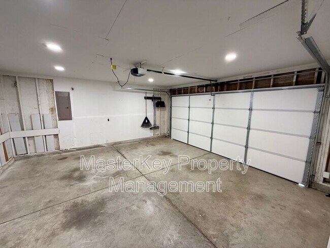 Building Photo - 209 Hollyhock Ln