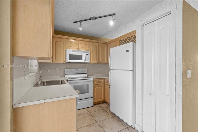 Building Photo - 21462 SW 88th Pl
