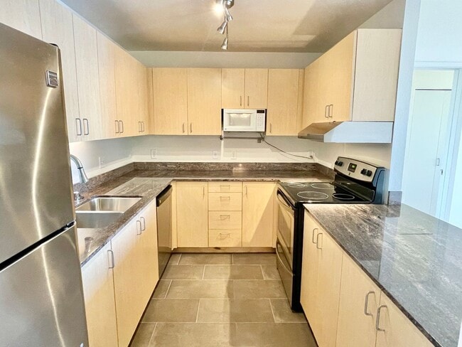 Building Photo - 2BR/2BA Remodeled Condo in the Towers! NEW...