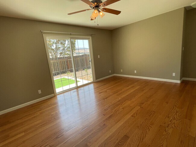Building Photo - 1570 Camille Ct