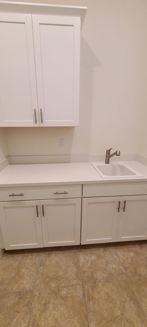 Building Photo - Next Gen Home with main house and guess unit in Spring lake Area