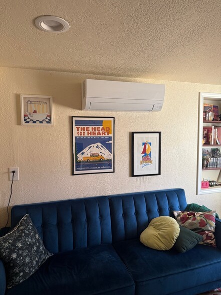 Building Photo - 512 N 79th St