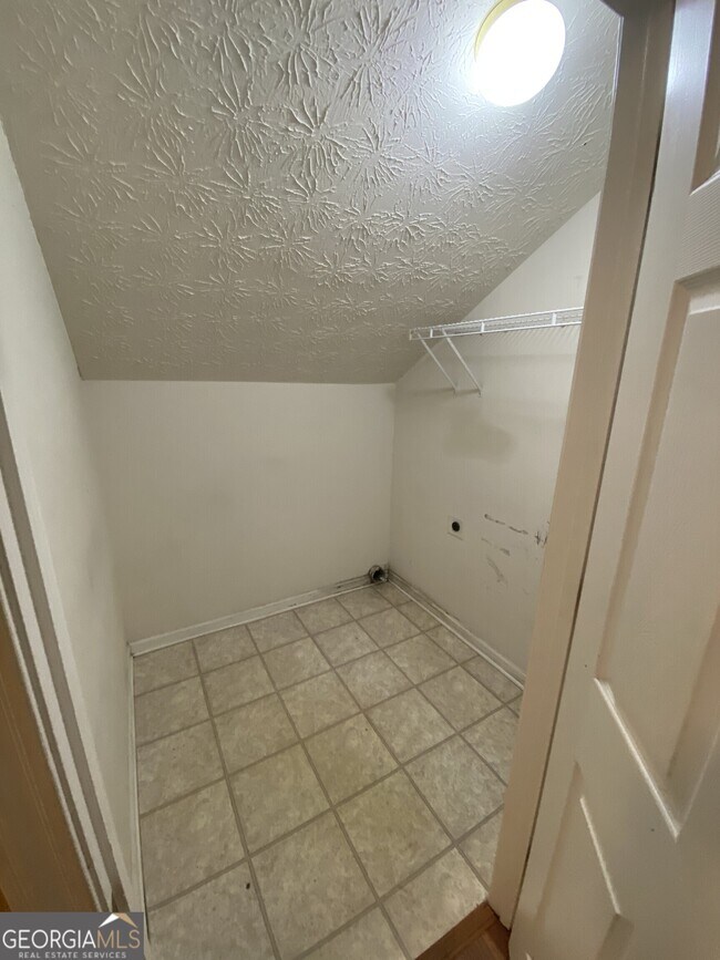 Building Photo - 705 Morgans Ridge Dr