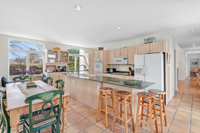 Building Photo - 108 Heady Creek Ln