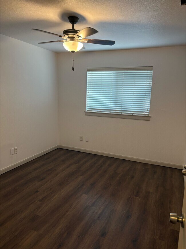 Building Photo - 1415 Owens St