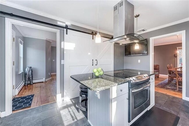 Building Photo - 6 Boss Ct