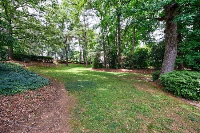 Building Photo - 459 Atlanta Country Club Dr