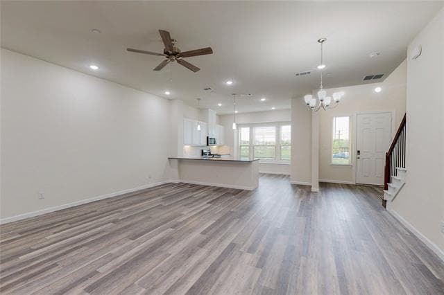 Building Photo - 16062 Doe Lk Dr