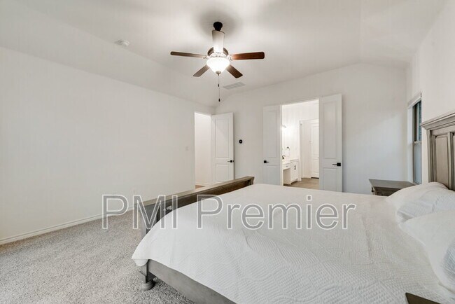 Building Photo - 2901 Little Wonder Ln