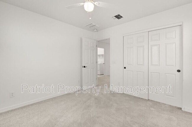 Building Photo - 5821 W Pueblo Ave