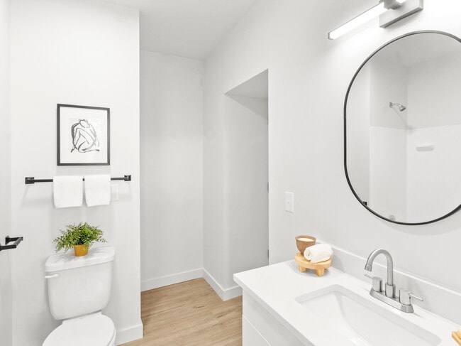 Building Photo - 404 E 5600 S