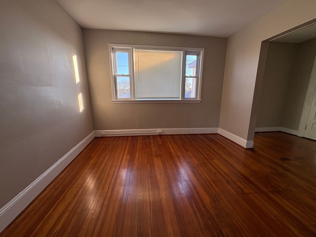 Building Photo - 164 French St