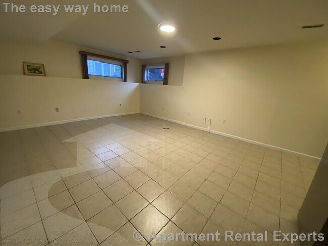 Building Photo - 309 Beacon St