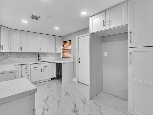 Building Photo - 19021 NW 23rd Ct