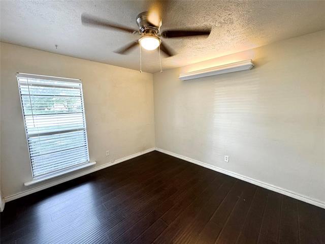 Building Photo - 709 Meadow Mead Dr