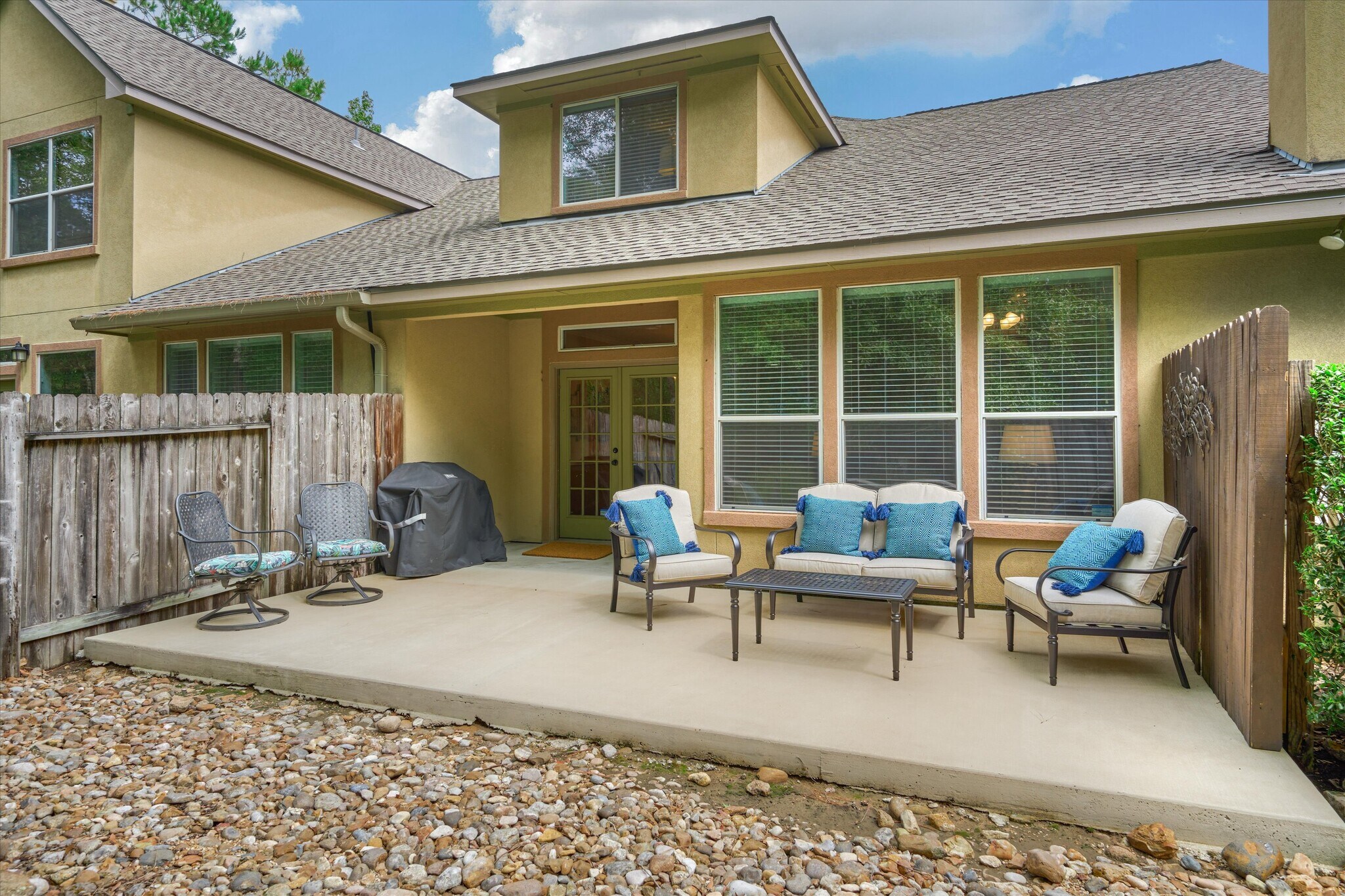 Building Photo - 15 Cobble Gate Pl