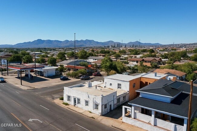 Building Photo - 601 N Copia St