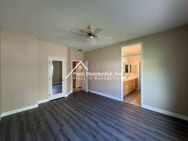 Building Photo - Very Nice 3bd/2ba Elk Grove Home with 2 Car Garage