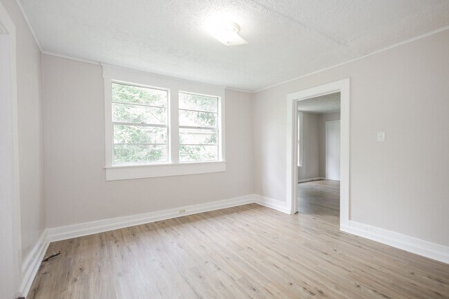 Building Photo - 530 N 13th St