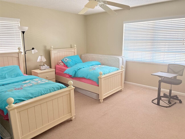 Building Photo - 60 SW 5th Ave