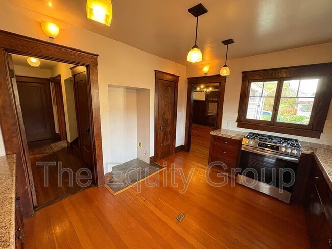 Building Photo - 820 S Court St