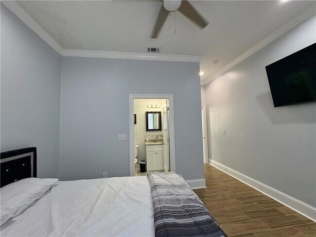 Building Photo - 3103 Cherry St