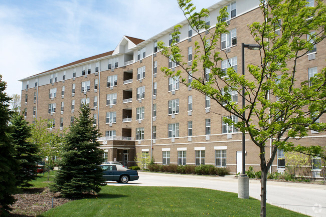 Building Photo - Lakewood Tower