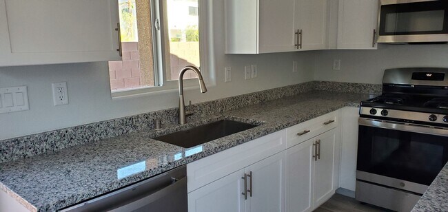 Building Photo - 5846 Steinbeck Vly St