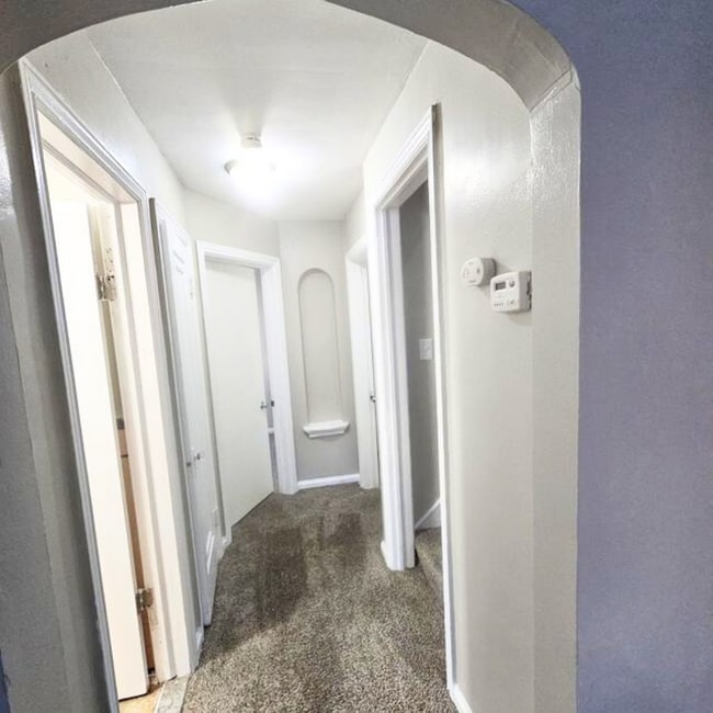 Building Photo - 10803 Roxbury St