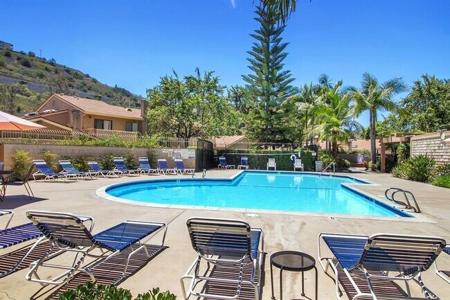 Building Photo - San Diego Desirable Del Cerro - APRIL FREE - 3 bed / 2 bath Attached Home w Garage, Patio, and A/C