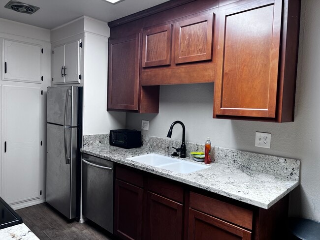 Building Photo - 2119 Via Puerta