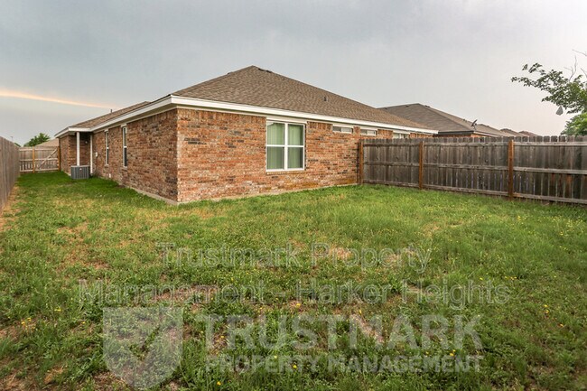 Building Photo - 4907 John David Dr