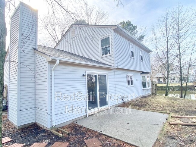 Building Photo - 14 S Lake Cir