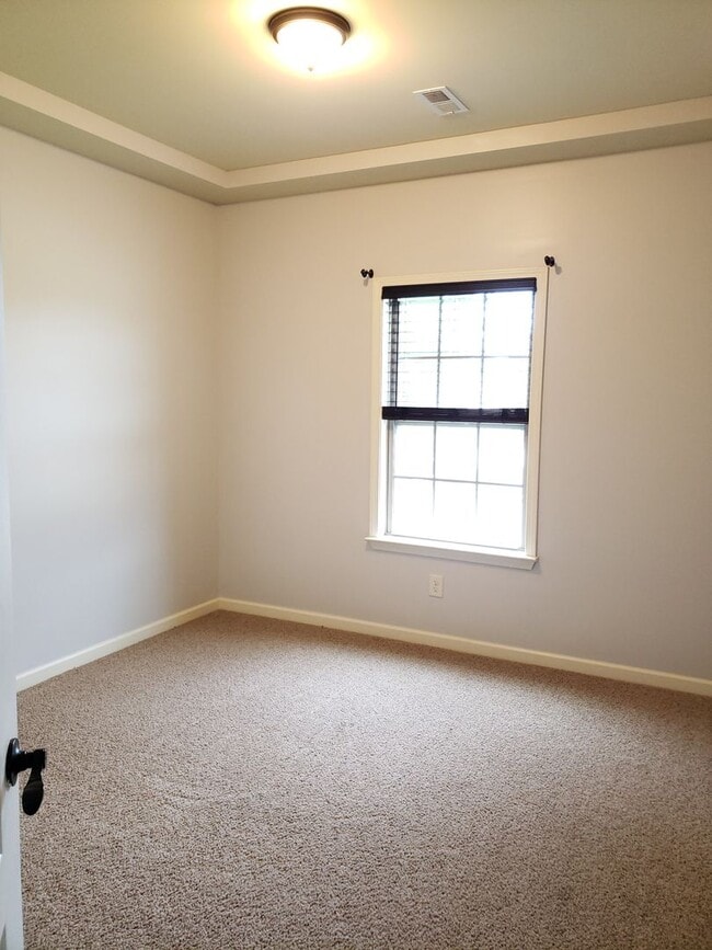 Building Photo - Beautiful Ranch in Fields of Northmeade! Minutes to Post!