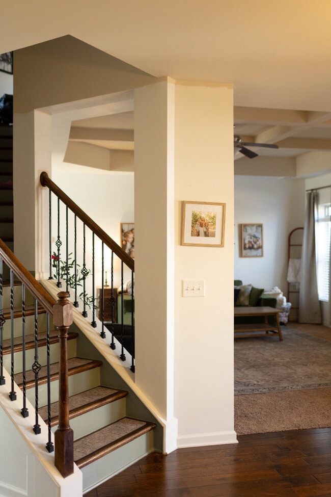 Building Photo - 523 Twin Vw Ct