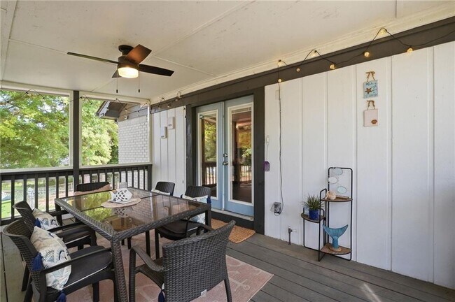 Building Photo - 4691 Roberta Cir