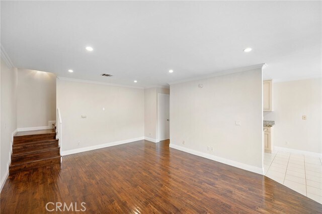 Building Photo - 121 Sinclair Ave