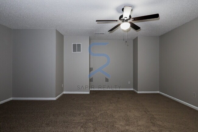 Building Photo - Move in before November 30th and get $100 ...