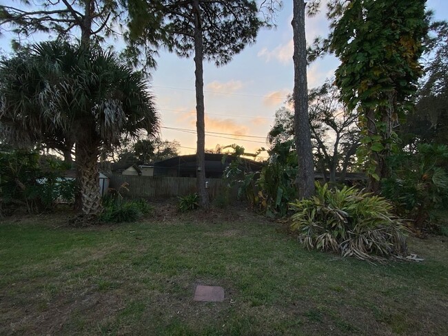 Building Photo - 3 Bedroom 2 Bath Home in Edgewater for RENT!