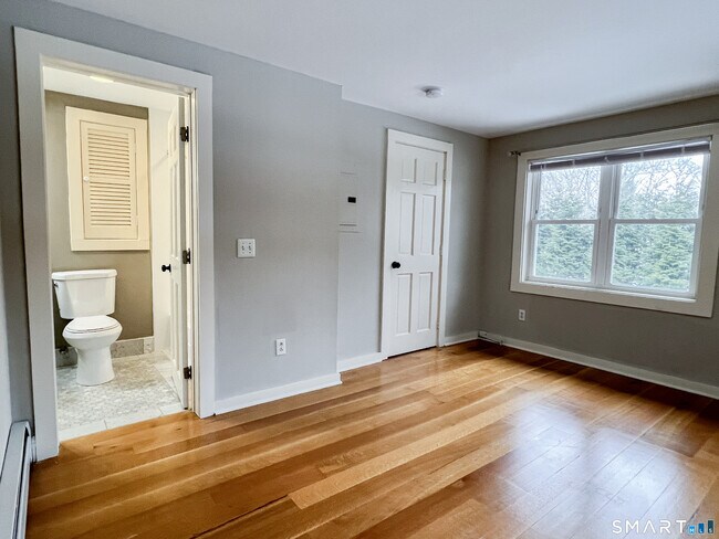 Building Photo - 133 Boston Post Rd