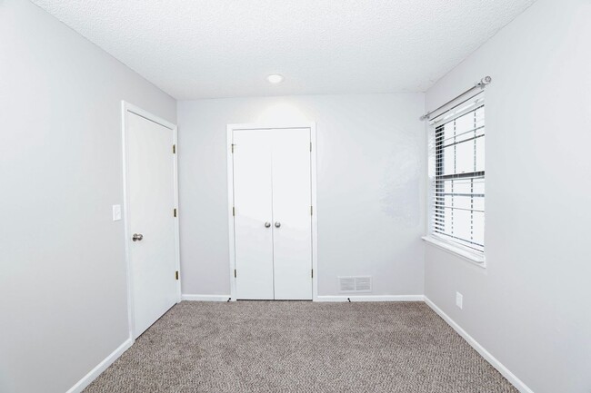 Building Photo - 6809 W 149th Terrace