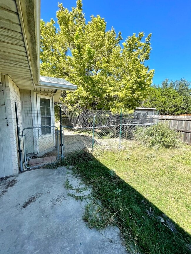Building Photo - 197 Southway Dr